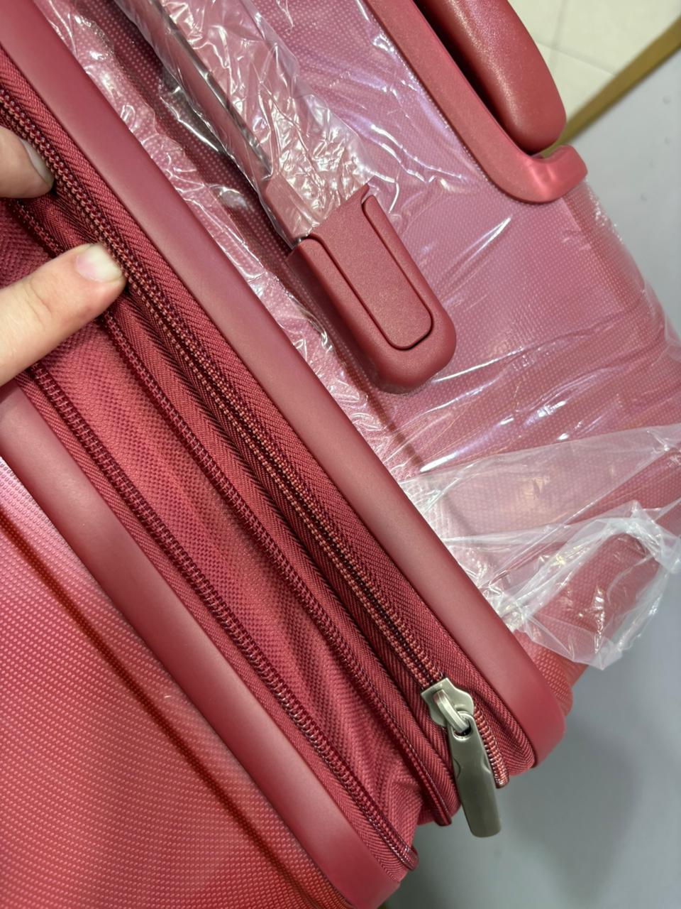 American Tourister - Pp Material Set - High Copy