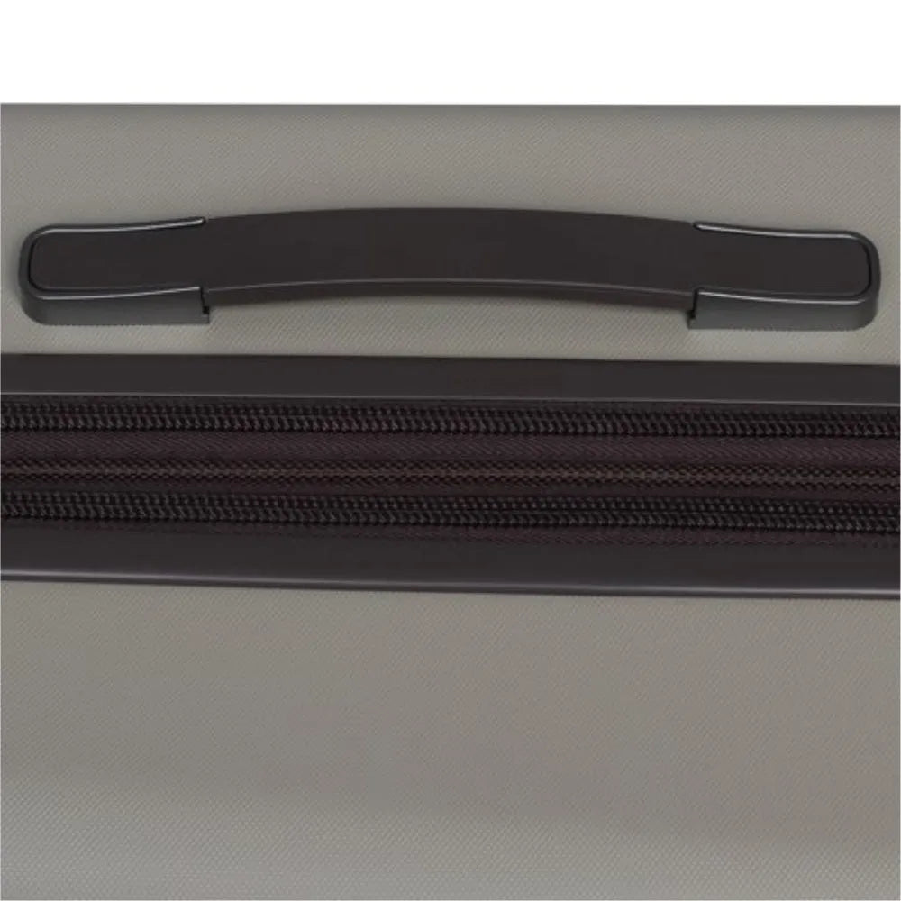 it luggage Quaint Hardside Collection: Elegant Spinners in Various Sizes